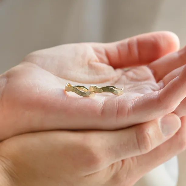 Hammered unusual wedding rings ARYA Image