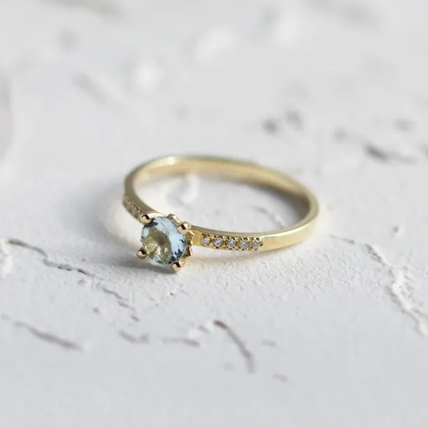 Elegant gold ring with aquamarine and diamonds ELYSIA Image