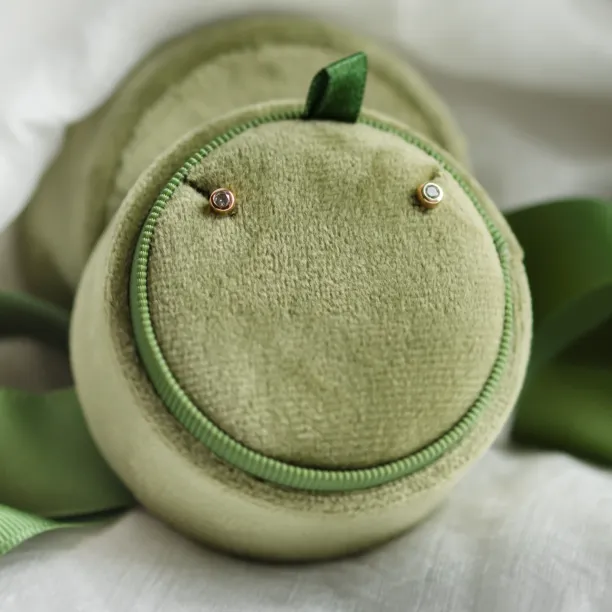 Minimalist salt and pepper diamond earrings ANISE Image