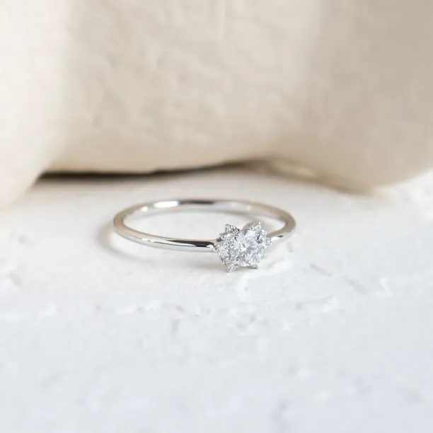 Lab-grown diamond vintage ring MANNA Image
