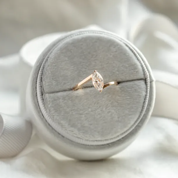 Elegantní prsten s marquise moissanitem CHARLOTTE Image