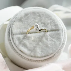 Elegantní prsten s marquise moissanitem CHARLOTTE Thumbnail