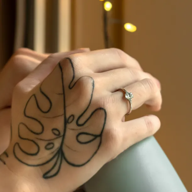 Elegantní zásnubní prsten s moissanity BIBIANA Image