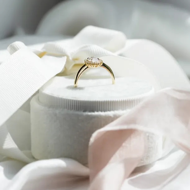 Halo zásnubní prsten s marquise moissanitem PHOEBE Image