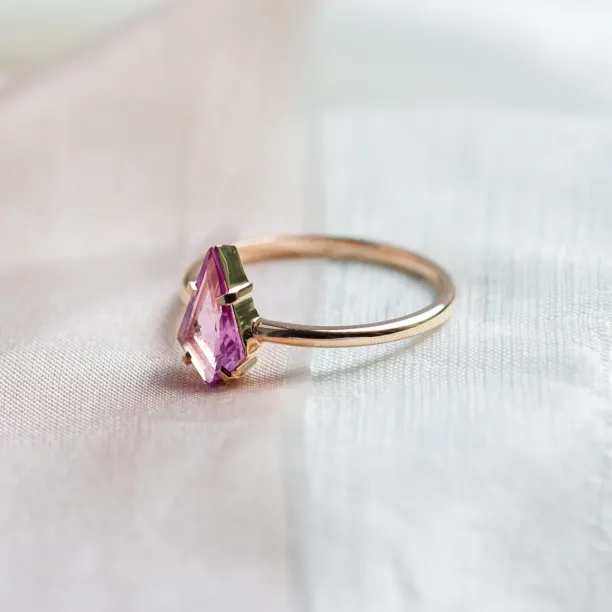 Gold ring with pink sapphire CODY Image