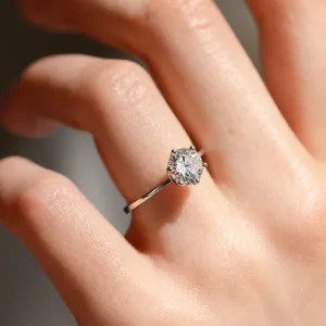 Luxusní zásnubní prsten s diamantem OLLYX