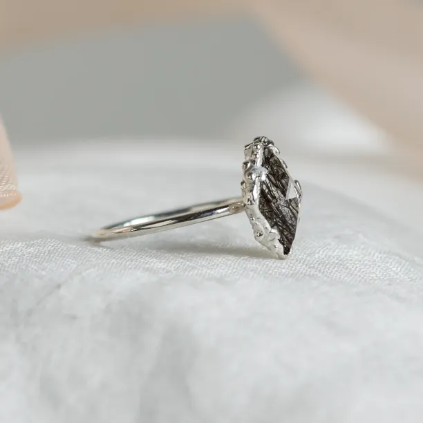 Unusual ring with rutilated quartz BENI Image