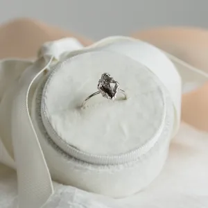 Unusual ring with rutilated quartz BENI Thumbnail