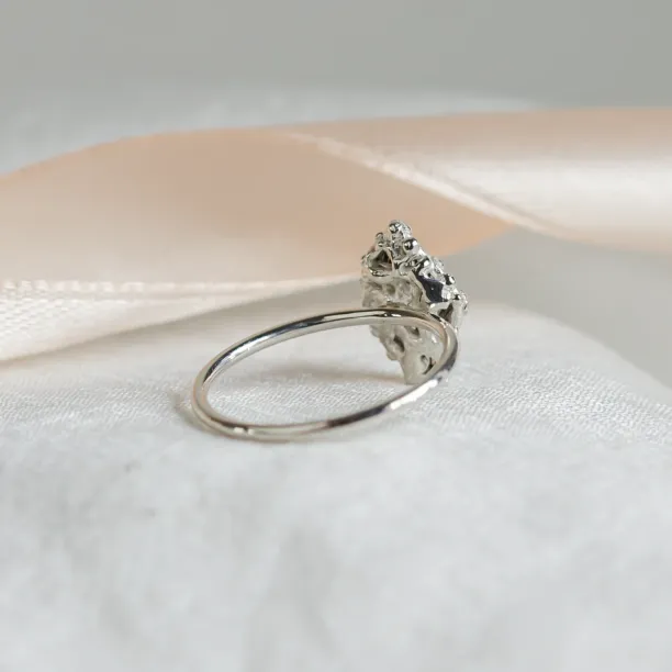 Unusual ring with rutilated quartz BENI Image