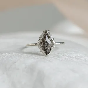 Unusual ring with rutilated quartz BENI