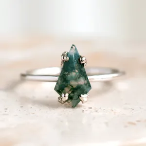Fantasy ring with kite moss agate SAMU