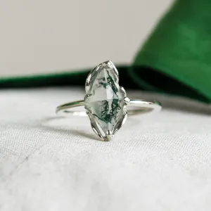 Original engagement ring with moss agate GIANA