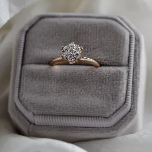 Elegant ring with pavé moissanites AUDREY Thumbnail