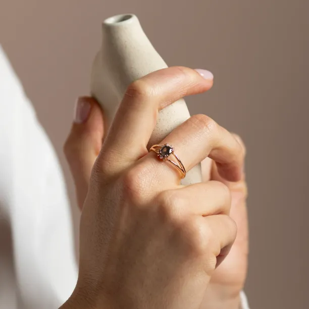 Originální prsten se salt and pepper a přírodními diamanty SALOMINA Image