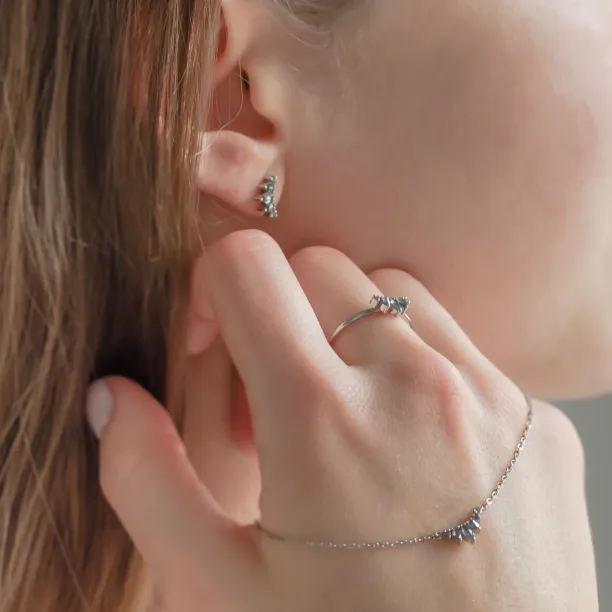 Zlatý prsten s pěticí salt and pepper diamantů ELODIE Image