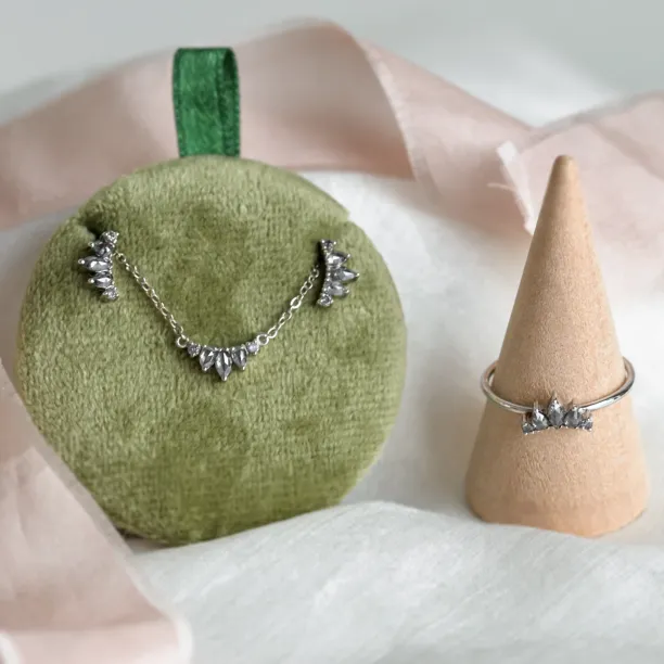 Zlatý prsten s pěticí salt and pepper diamantů ELODIE Image