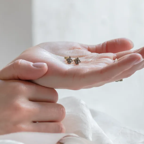 Romantické náušnice se salt and pepper diamanty AURA Image