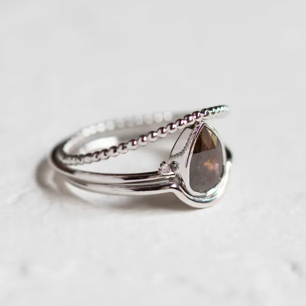 Gold engagement set with pear salt and pepper diamond MEGGIE Image