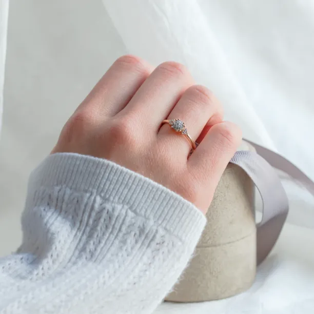 Gold engagement ring with pavé moissanites BOOGIE Image