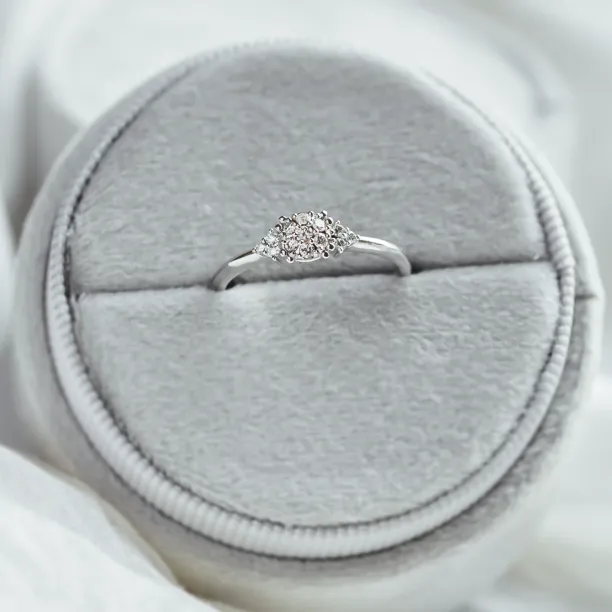 Gold engagement ring with pavé moissanites BOOGIE Image