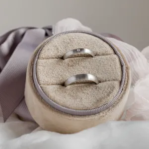 Matné snubní prsteny z bílého zlata a s diamantem D-SHAPE MOAB