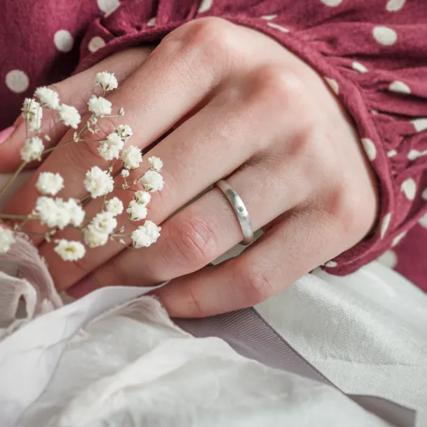 Matné snubní prsteny z bílého zlata a s diamantem D-SHAPE MOAB Image