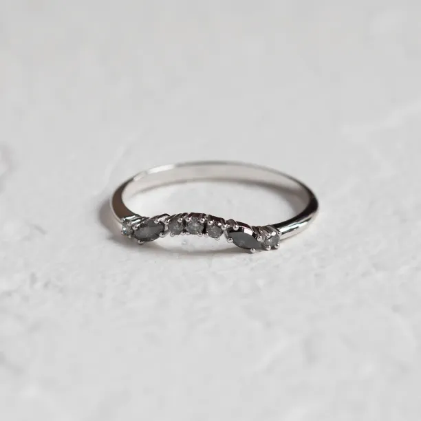 Vykrojený snubní prsten se salt and pepper diamanty WESTON Image