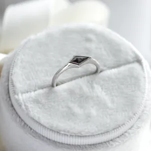 Ring with hammered surface and salt and pepper diamond DART Thumbnail