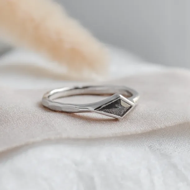 Ring with hammered surface and salt and pepper diamond DART Image