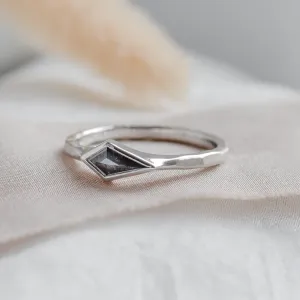 Ring with hammered surface and salt and pepper diamond DART Thumbnail