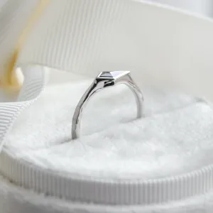 Ring with hammered surface and salt and pepper diamond DART Thumbnail