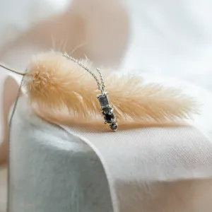 Minimalistický náhrdelník se třemi diamanty salt and pepper TRIP Thumbnail