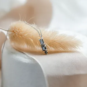 Minimalistický náhrdelník se třemi diamanty salt and pepper TRIP Thumbnail