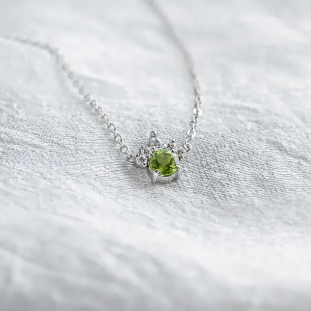 Gold necklace with peridot and diamonds LIME Image