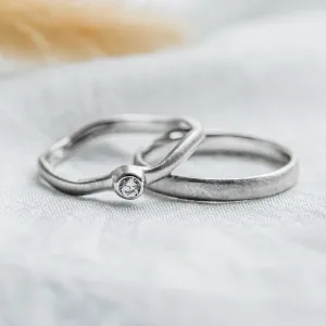 Zvlněné snubní prsteny s diamantem ONDA