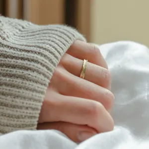 Snubní prsteny s přírodním povrchem NATURA