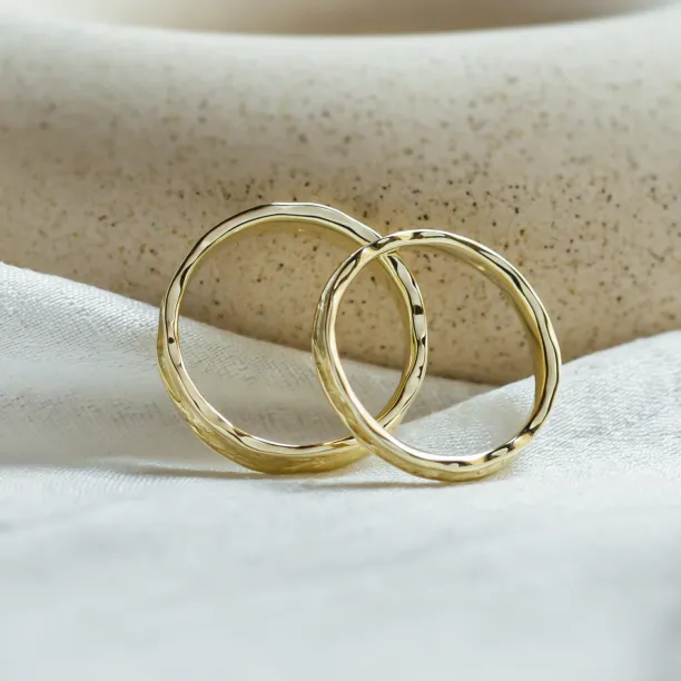 Snubní prsteny s přírodním povrchem NATURA Image