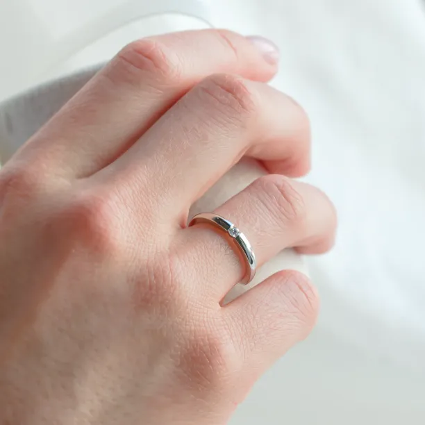 Zásnubní prsten s diamantem ROVIK Image