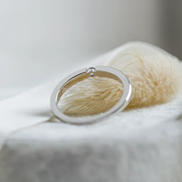 Zásnubní prsten s diamantem ROVIK Image