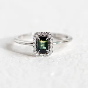 Halo gold ring with teal baguette sapphire and diamonds CELADON Thumbnail