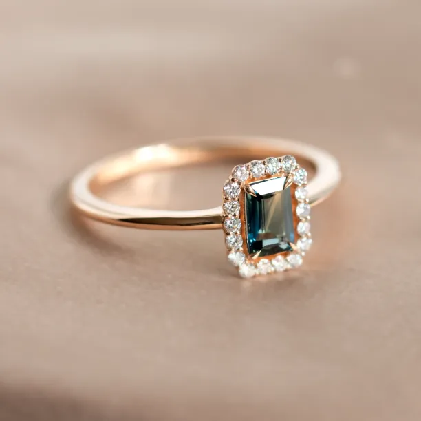 Halo gold ring with teal baguette sapphire and diamonds CELADON Image