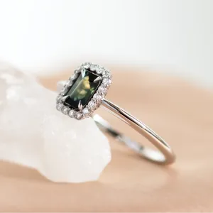 Halo gold ring with teal baguette sapphire and diamonds CELADON Thumbnail