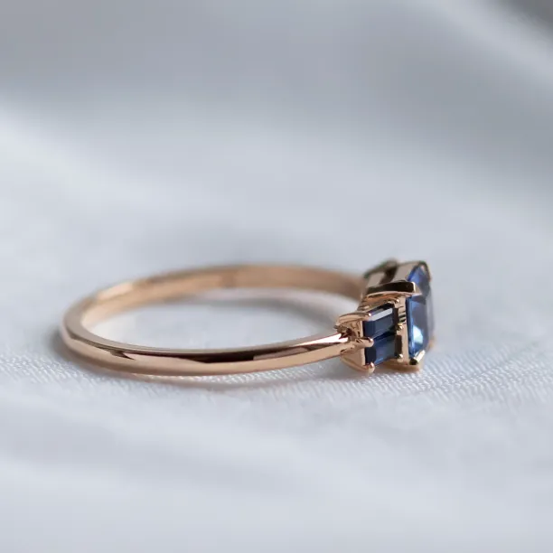 Art deco zlatý prsten s teal a modrými safíry CHELSEA Image