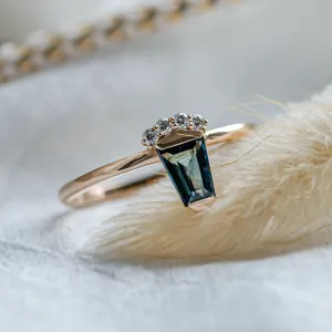 Unusual gold ring with teal sapphire and side diamonds AZRAQ Thumbnail