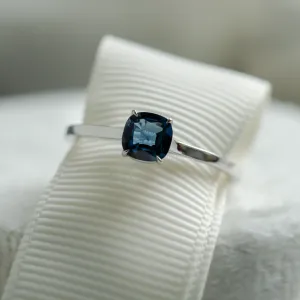 Gold ring with cushion blue sapphire NEEL Thumbnail