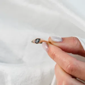 Zlatý prsten s pear modrým safírem DREW Thumbnail