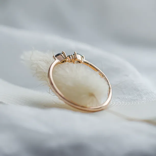 Dainty cluster ring with salt and pepper diamonds FINLEY Image