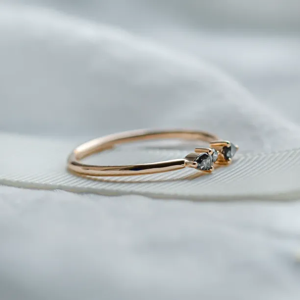 Dainty cluster ring with salt and pepper diamonds FINLEY Image