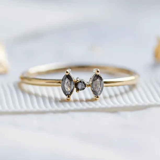 Tiny gold ring with salt and pepper diamonds FREY Image