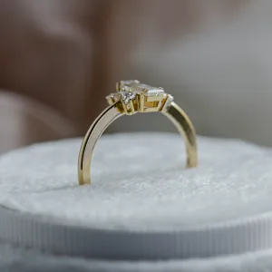 Elegantní zásnubní prsten s moissanity BUTTERFLY Thumbnail